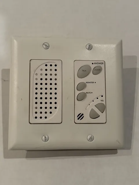 On-Q / Legrand InQuire 1000 Intercom Room Unit (IC1004) White
