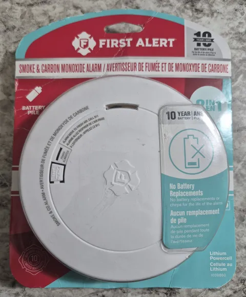 First Alert 10 Year Lithium Power Cell Smoke and Carbon Monoxide Detector