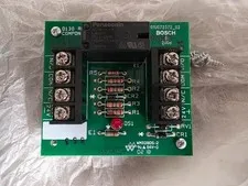 BOSCH Auxiliary Relay Module 12V/24VDC P/N D130 Used