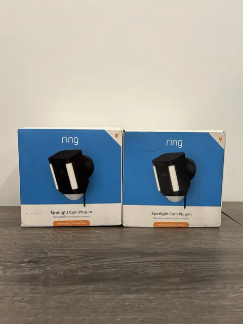Ring Spotlight Cam Plug-In Outdoor Indoor 1080p HD Surveillance Camera Black NEW
