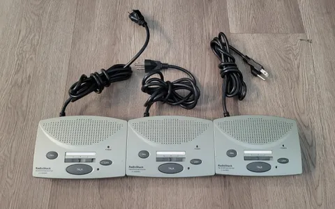 RadioShack FM Intercom System 3-Channel Audio Intercom, Wall Mount, (3 Units)