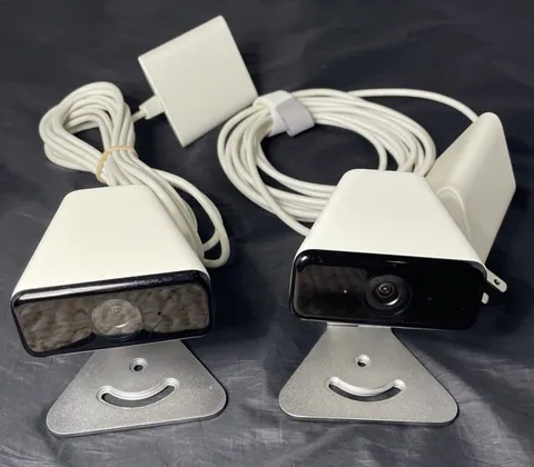 2x Xfinity XCAM Home Security Surveillance Camera 720p HD with Power Adapter XW3