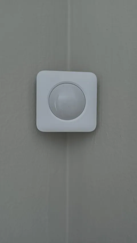 SimpliSafe Two Motion Sensor White Indoor