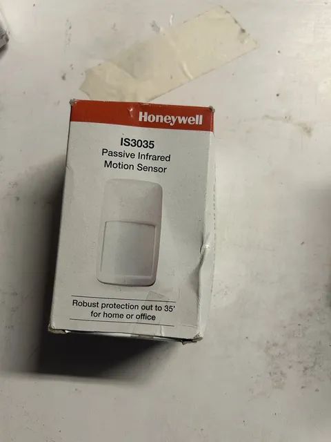Honeywell IS3035 Indoor Pet Friendly Infrared Passive Motion Sensor White/Red