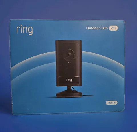 Ring Outdoor Cam Pro Black  Retinal 4K Security Camera - New (Plug -in)
