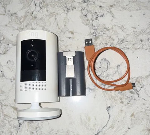 Ring Stick Up Cam Battery Wireless Wi-Fi Indoor/Outdoor 1080p Night Vision White