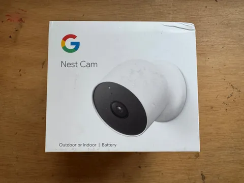 Google Nest Cam Indoor/Outdoor Battery Camera - GAO1317-US - Snow - NEW