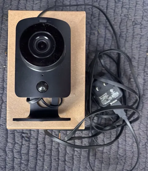 SimpliCam 1080p Indoor Wi-Fi Surveillance Camera Black, A/C adapter & USB cable 