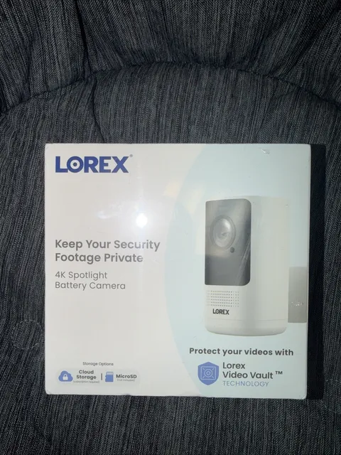 Lorex 4K Spotlight Battery Standalone Wi-Fi Security Camera (Cloud-Enabled)