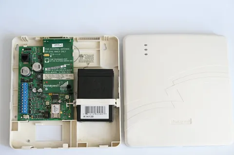 Honeywell 7845GSM 7845iGSM Digital Cellular Communicator For VISTA Series Panels