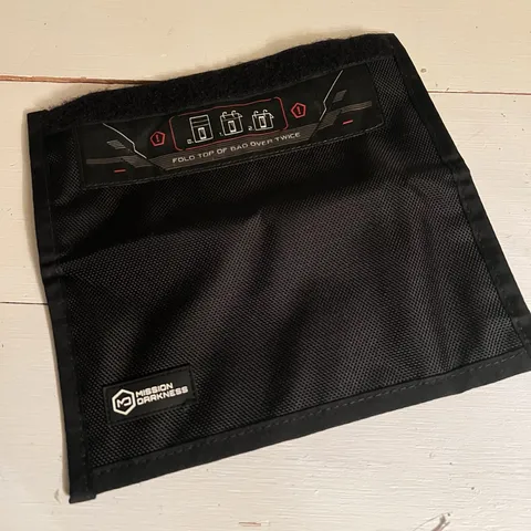 Mission Darkness Non-window Faraday Bag For Phones // Signal Blocking 