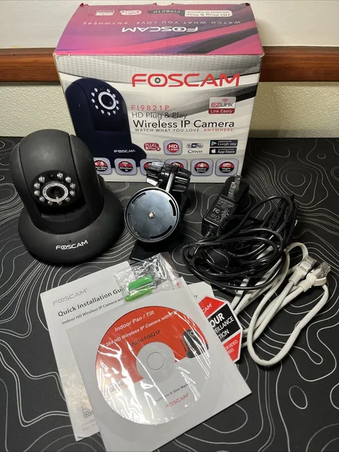 Foscam FI9821P 720p Wi-Fi IP Indoor Pan/Tilt Camera Night Vision 2-Way Black