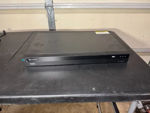 Luma Surveillance NVR 8 CHannel 1 HDD Bay 120 Series - Black - (LUM-120-NVR-8CH)