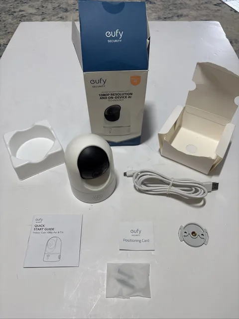 eufy E220 Indoor Security Camera 3MP Wi-Fi Baby Pet Monitor Night Vision EUC