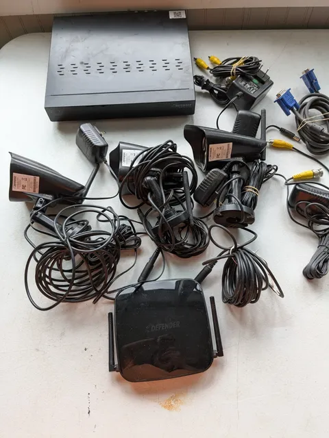 DEFENDER 21065 Hard Drive, Security Camera DVR + Cameras +23304 * Read