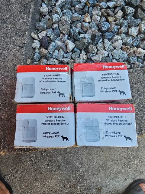 4 Pieces Genuine Honeywell 5800PIR-RES Wireless PIR Pet Immune Motion Sensor New
