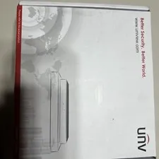 Un 5 Port. Poe