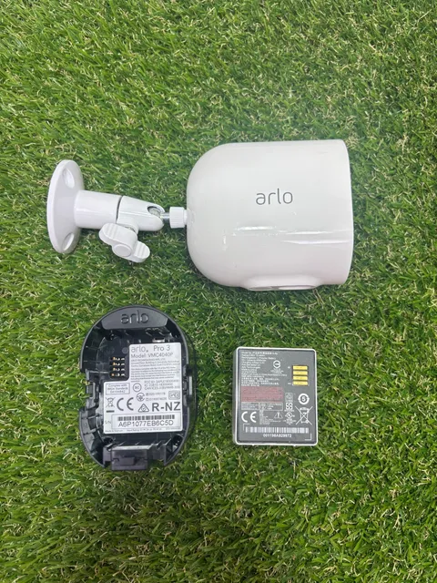  Arlo Pro 3 VMC4040P Spotlight Security Camera with Cord - 10