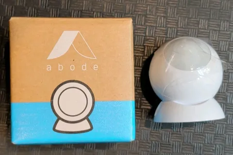 Abode Multi Sensor 104025/B. Motion Detection, Light, Temperature, and Humidity 
