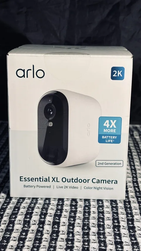 Arlo Essential XL Outdoor Camera 2K Battery Powered Color Night Vision VMC3052