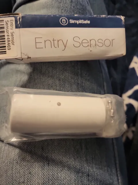Simplisafe Door and Window Entry Sensor White - NEW Single Good Product RoughBox