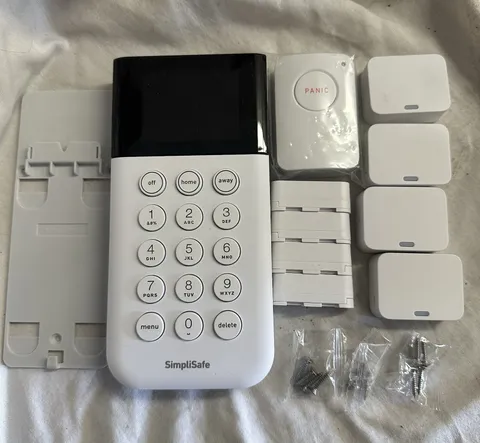 simplisafe system Home Alarm Lot SSKP3