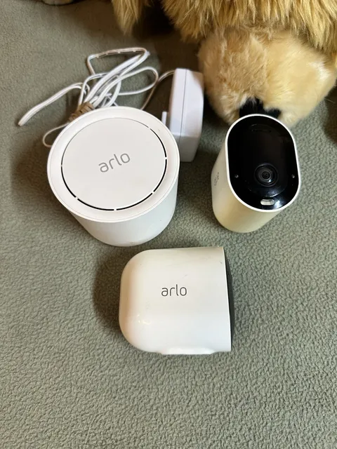 2X NETGEAR ARLO PRO 3 VMC4040P SECURITY CAMERA 2 Cameras And Batteries Used.