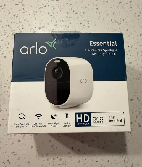 Arlo VMC2030-100NAS Essential Spotlight Single Wireless Indoor/Outdoor Camera™
