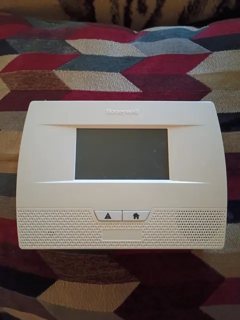 Honeywell Lynx Touch L5200 Touchscreen Alarm Control Panel