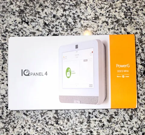 IQ Panel IQ Panel 4 PowerG 319.5MHz Touchscreen Wi-Fi Camera White Kit