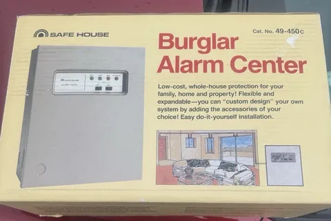 Radio Shack Safe House Burglar Fire Alarm Center 49-450A NOS NIB Unused Manual