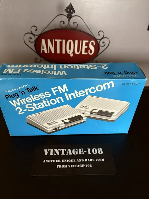 Vintage Realistic Plug`n Talk Wireless FM 2-Station Intercom System 43-207C wBox