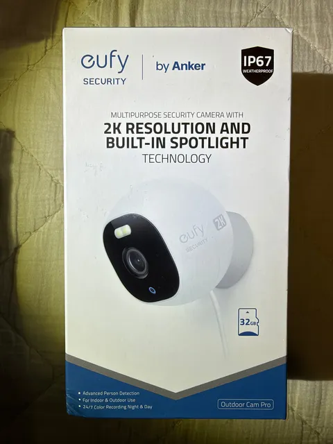 eufy Security Outdoor Cam Pro T8441X 2K Spotlight Camera New Damaged Box