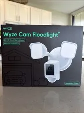 Wyze Wired Outdoor Wi-Fi 2800 Lm 2K Floodlight v2 Home Security Camera WYZECFL2