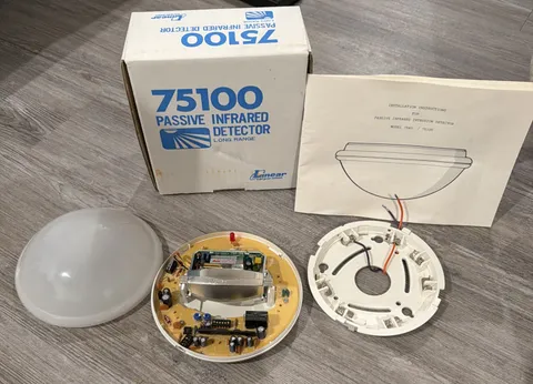 NIB Linear 75100 Passive Infrared Detector PIR, Manual, Long Range, NOS, 1988