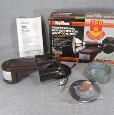 Heath Zenith Reflex Motion Sensor Security Light 190° Detection Zone SL-5314