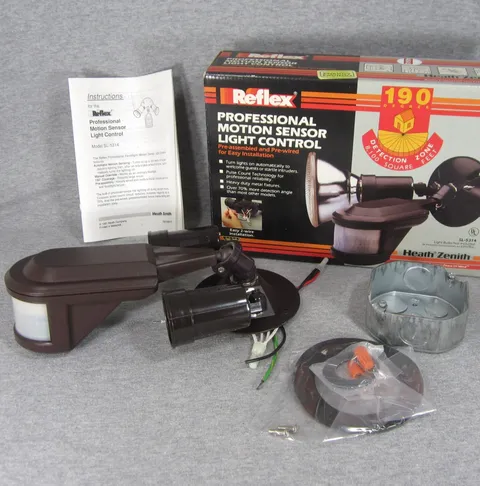 Heath Zenith Reflex Motion Sensor Security Light 190° Detection Zone SL-5314