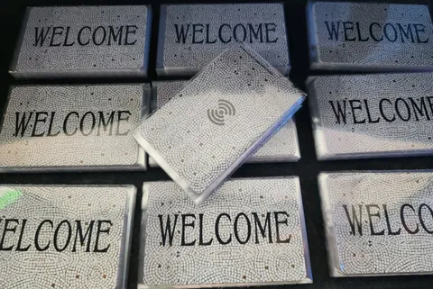 Inntech - Welcome Keycards Classic Mifare 1k (100 Pack) Saflok, Dormakaba, Onity