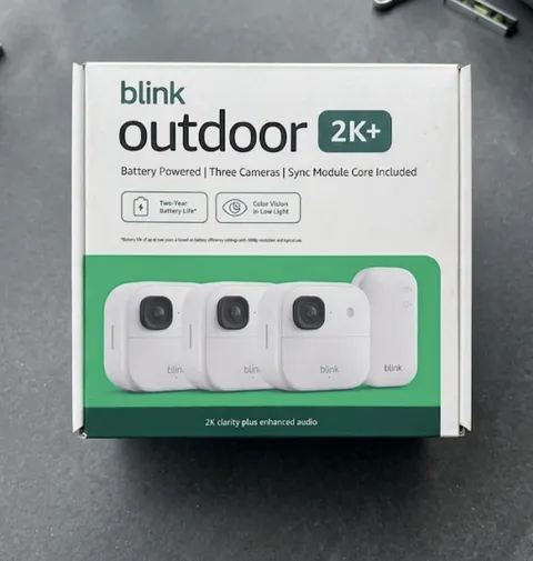 NEW BLINK OUTDOOR 2K+ WIRELESS SECURITY 3 CAMERA SYSTEM - WHITE - SHIPS TODAY