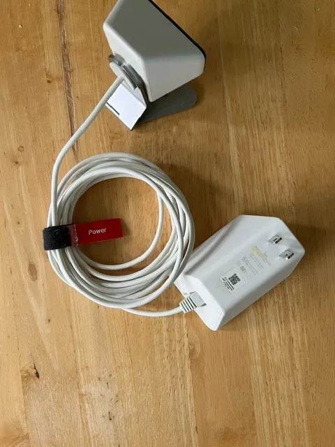 Comcast Xfinity XCAM Security Surveillance Camera with XW4 Power Adapter