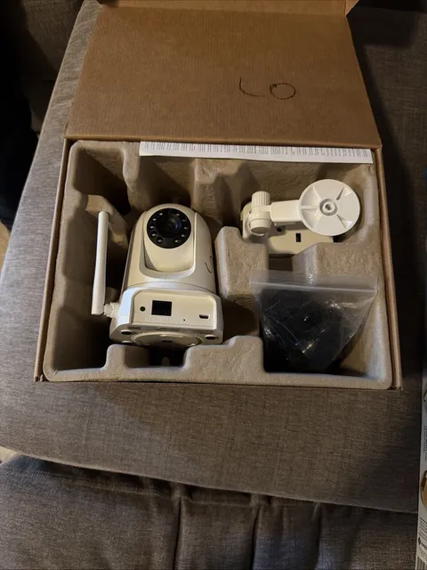 White Wi-Fi IP/Network Surveillance Camera w/ Antenna & Mount, Indoor/Outdoor