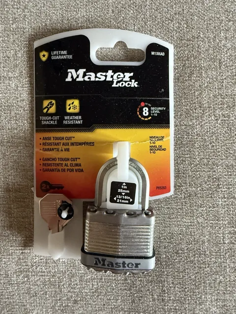 Master Lock Tough-Cut Shackle Weather Resistant 1-1/2" X 13/16" Padlock M1XKADLF