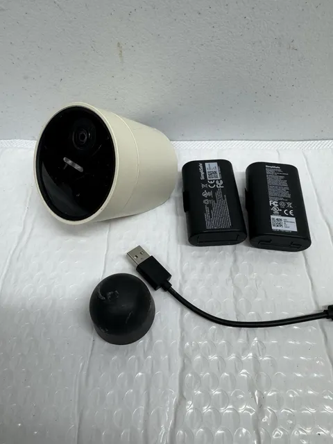 SimpliSafe Wireless Outdoor 1080P Camera And Battery Tested Good White CM0B1