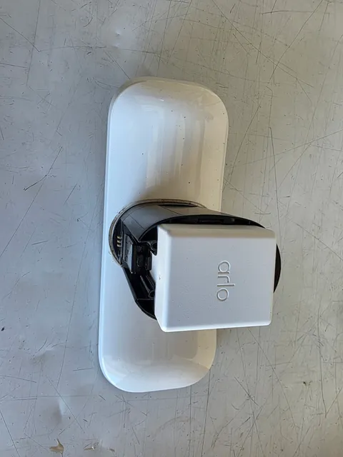 Arlo Pro 3 Floodlight Indoor/Outdoor Security Camera - 5 are working 1 No Body