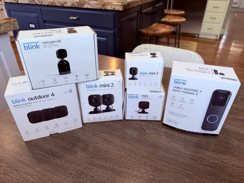 Blink Camera Set - 4 Indoor,3 Outdoor,Indoor Pan-Tilt, Doorbell Camera + Module)