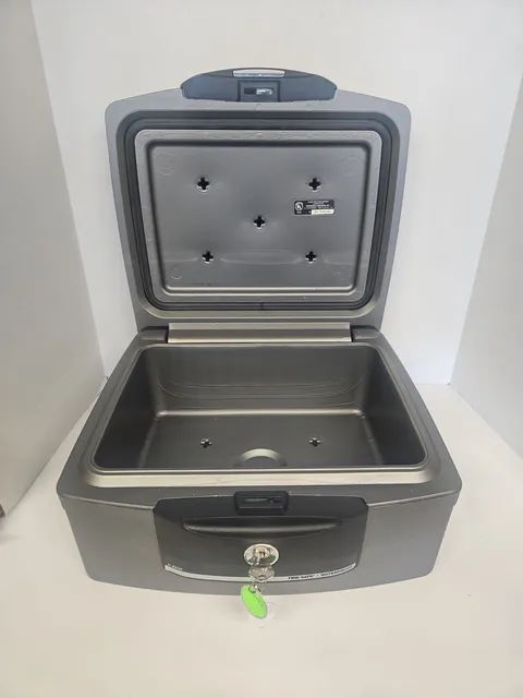 Sentry Fire Safe H 2100 Works / Key Included