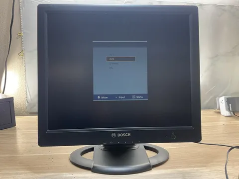 BOSCH 19" COLOR CCTV MONITOR UML-191-90 /PREOWNED /no Power  Adapter/JUA1766