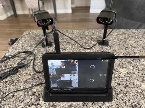 Uniden Guardian Security Monitor Tablet & 2 Cameras