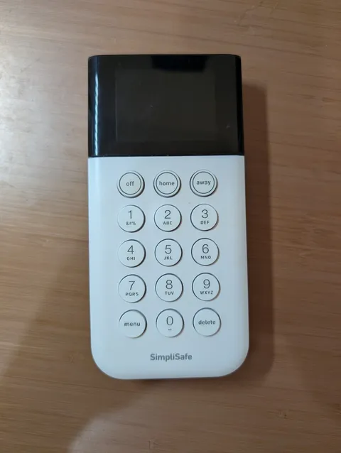 SimpliSafe SSKP3 Keypad White Wireless Touch-to-Wake Home Security, Gen 3 - Used