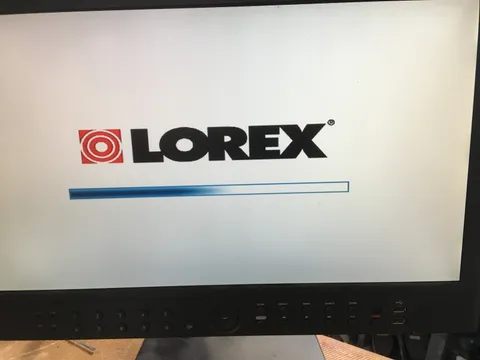 LOREX L20WD800 23"  DVR COMBO CAMERA SECURITY MONITOR W/SEAGATE 500 GB